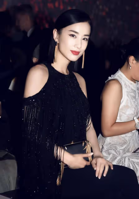 黃聖依,四大女演員之一,80後美女