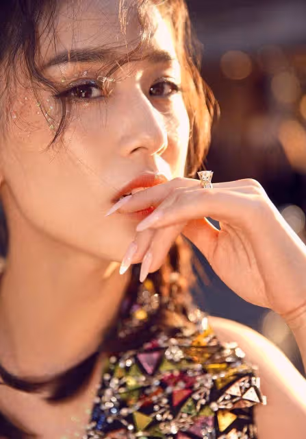 黃聖依,四大女演員之一,80後美女