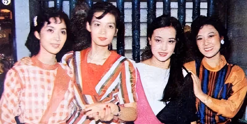 80年代頂流影星王馥荔：王群為娶她放棄前程，如今兒子是她的驕傲