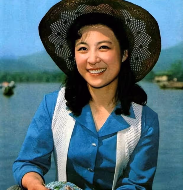 80年代頂流影星王馥荔:王群為娶她放棄前程,如今兒子是她的驕傲