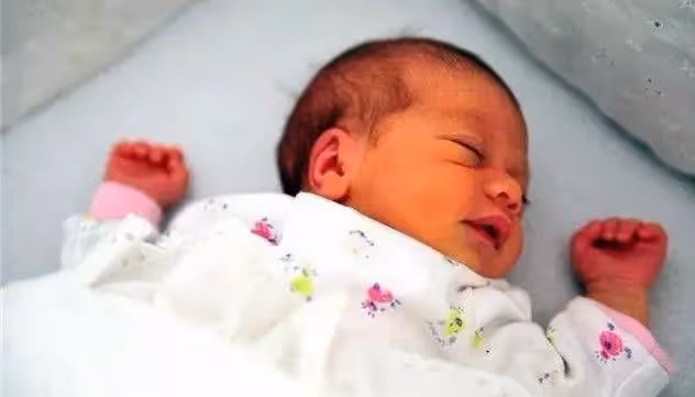 連生三女婆婆回鄉下，半年後她找上門，我說：阿姨，你找誰~