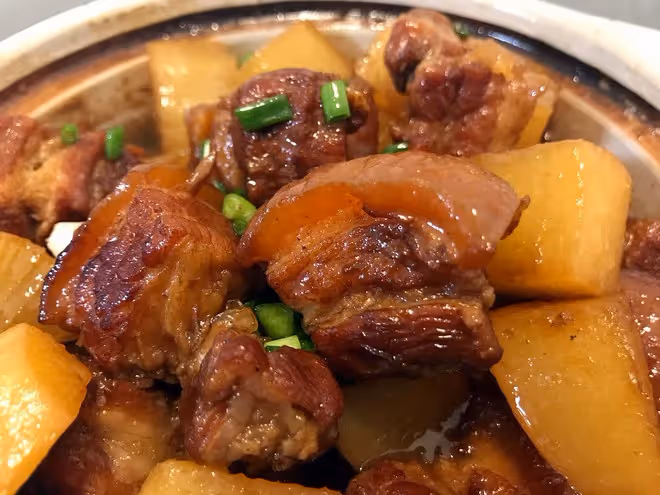 白蘿蔔紅燒肉