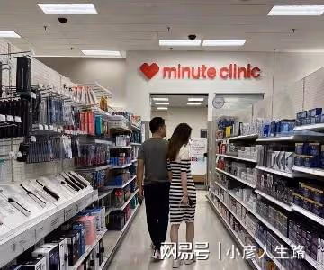 二胎！章澤天挺孕肚在美國逛超市，劉強東貼身陪同，網友：像父女