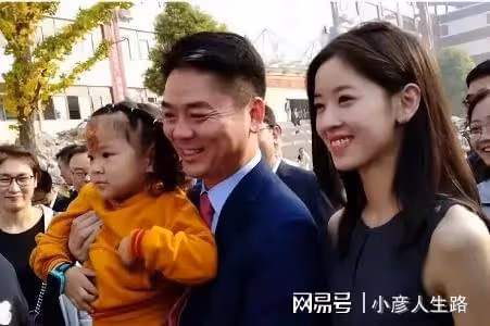 「千億富婆」章澤天:最清純的外表,最強大的野心