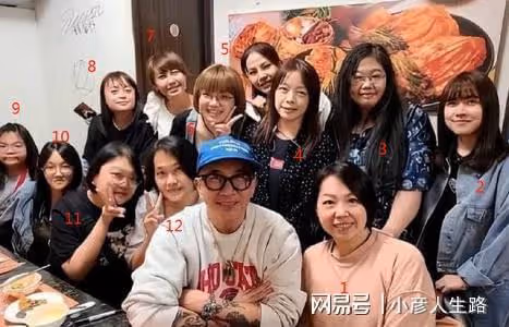 具俊曄與12名女粉絲聚餐!親自倒酒、結帳,粉絲:歐巴好溫柔