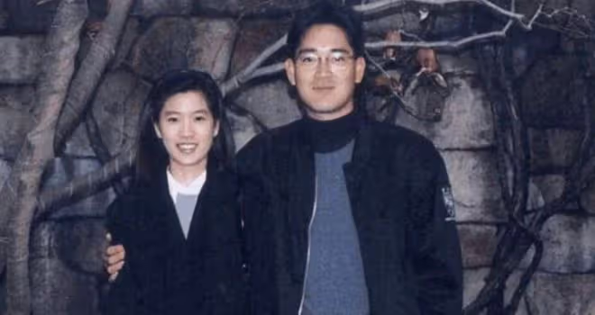 逃離豪門，她身價百億和影帝戀愛
