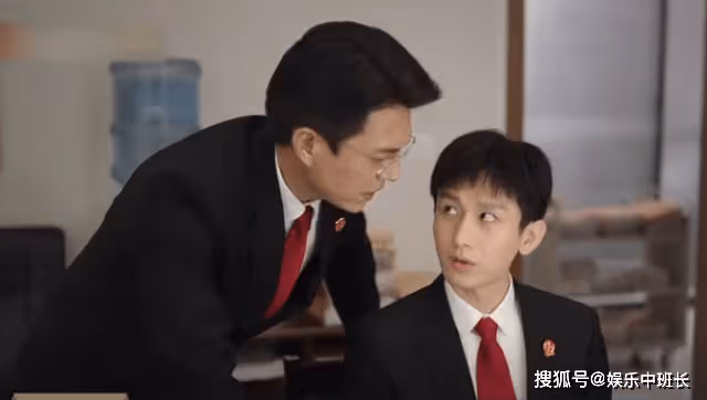 《底線》暗戀對象秒變師妹,周亦安暖心呵護成長,方遠:你小子行啊