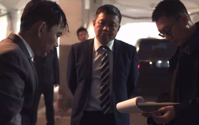 換戲如換臉？在《掃黑風暴》和《底線》的表演之後，他愣住了，卻沒有認出「海