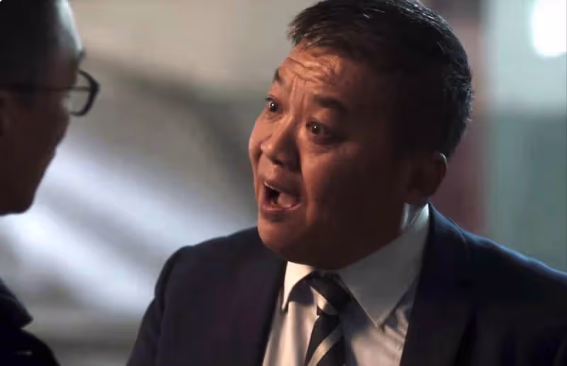 換戲如換臉？在《掃黑風暴》和《底線》的表演之後，他愣住了，卻沒有認出「海