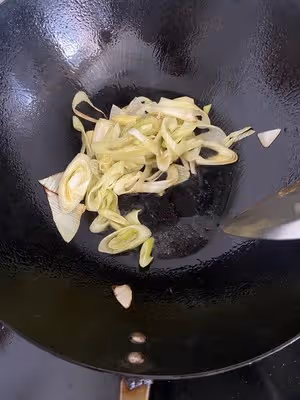 這麼多年你的方法一直是錯誤的！來學習正確的大蔥炒雞蛋吧