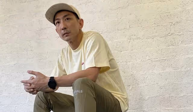 恭喜!香港知名男星宣布妻子懷二胎,在內地賣潮牌賺得盆滿缽滿