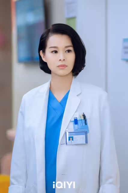 胡杏兒挑戰演醫生「像實現兒時夢想」　嘆帶小孩比拍戲更辛苦