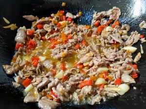 微辣、蔥香濃郁，羊肉香嫩不膻的蔥爆羊肉丨3分鐘出鍋好吃的連蔥都不剩