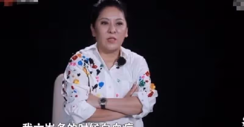 她6歲時身患白血病！被生母賣到舞廳「一度輕生」　46歲患腦瘤「如今聞名娛樂圈」活成典範