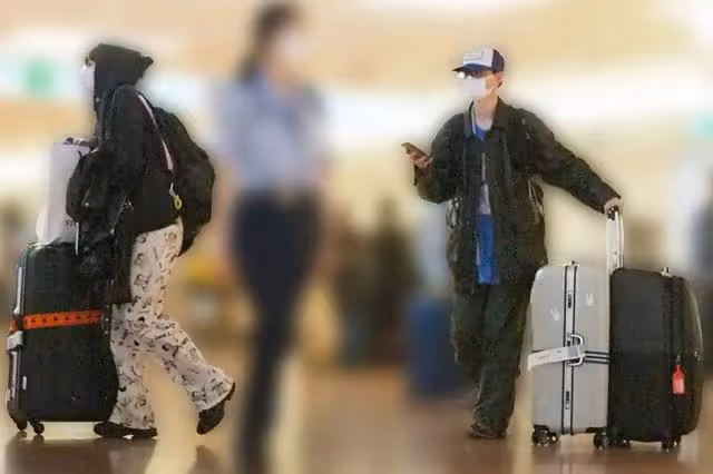菅田將暉&小松菜奈倫敦蜜月回國途中首次被拍!有移居海外傾向?