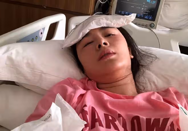 梅婷前夫罕曝全家福!二婚妻子得急病做要命手術,躺病床渾身插管