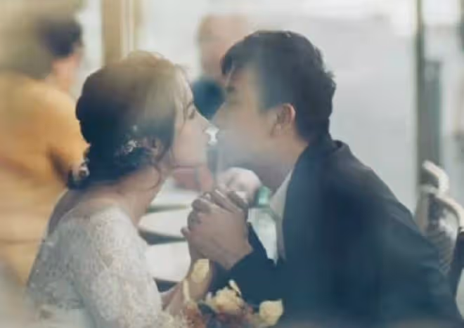 梅婷前夫罕曝全家福!二婚妻子得急病做要命手術,躺病床渾身插管