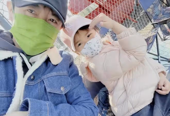 梅婷前夫罕曝全家福!二婚妻子得急病做要命手術,躺病床渾身插管