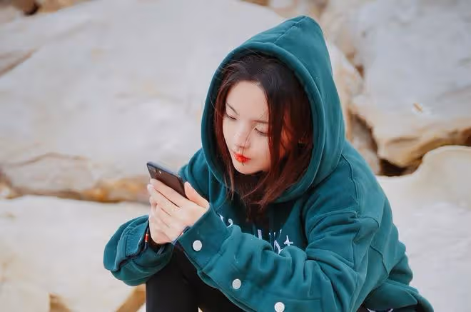 沒有一部代表作,卻莫名其妙成頂流,「造星鬧劇」何時休?