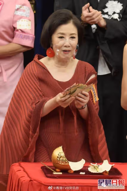 幸運大抽獎汪阿姐抽中261萬現金!金豬仲有55個員工中獎好lucky