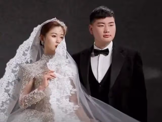 恭喜,大衣哥兒媳懷雙胞胎,22歲小偉已經是兩個孩子的爸爸了!