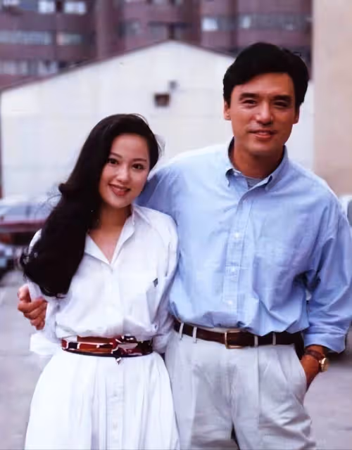 59歲的章小蕙有多會穿?微胖穿衣簡約不扮嫩,自然老去的樣子真美