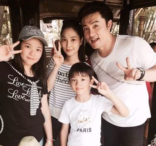 瞞著爸爸出道!李㼈17歲女兒「長大變超正」靠實力闖演藝圈,直言:「該我當爸爸避風港」
