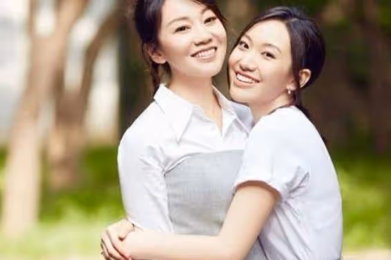 這些明星竟然是母女關係，足足被騙了十年，藏得太深