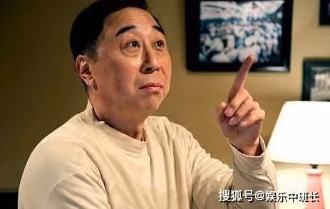62歲馮鞏妻子曝光，原來這麼漂亮，夫妻恩愛36年