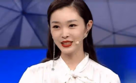 宋軼整牙前後的變化有多大？剛出場就被叫「齙牙珍」，連親媽也嫌