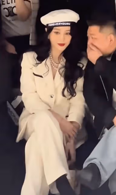掰回一局,范冰冰出席上海時尚周,氣場強大