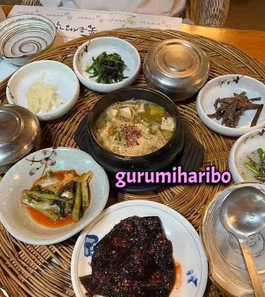細思極恐!疑似Jennie金泰亨吃飯合照流出,但是餐廳位置較為偏僻
