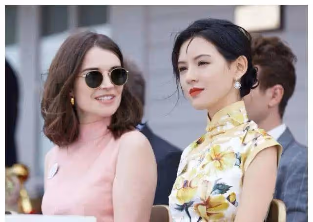 本以為張予曦遺傳了媽媽的美貌,看到爸爸的顏值,這娘倆得有多幸福