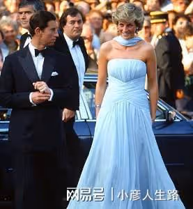 安妮公主愛恨分明：罵黛安娜傻，心疼紅髮哈里，拒絕向卡米拉行禮