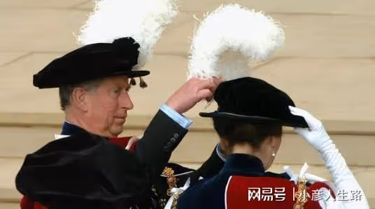 安妮公主愛恨分明：罵黛安娜傻，心疼紅髮哈里，拒絕向卡米拉行禮