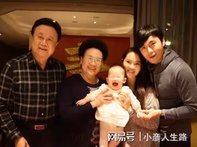 演員伊能靜:我這輩子最正確的決定,就是48歲高齡為小丈夫生孩子