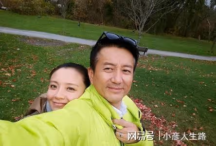 孫茜慶結婚九周年，「家暴烏龍」後曬全家福，與老公兒子幸福同框