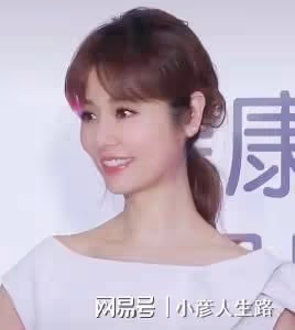 46歲林心如顏值重回巔峰鼻子看著有點奇怪