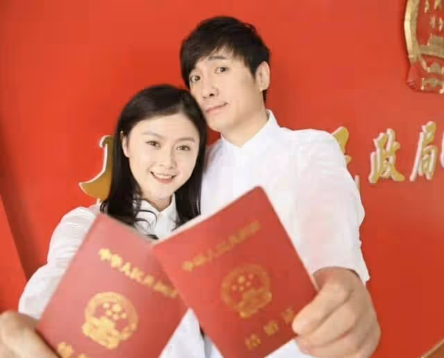 曝沈騰離婚欲娶小三!網傳其老婆早已懷二胎,親姐回復傳聞引猜測