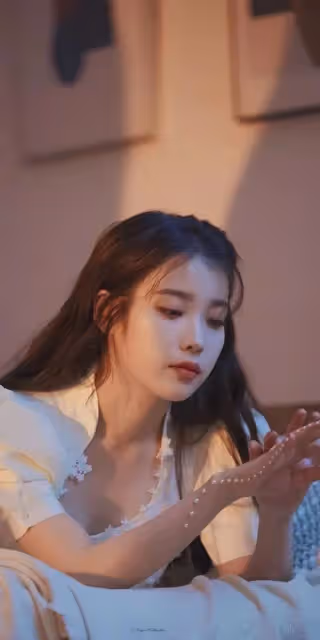 IU 李知恩的生涯檔案!唱而優則演全網唾棄、曾被選「最討厭女星」