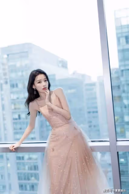 孫怡離婚一個月仍舊傷感，喊話「將愛退回」，還未走出感情的牢籠