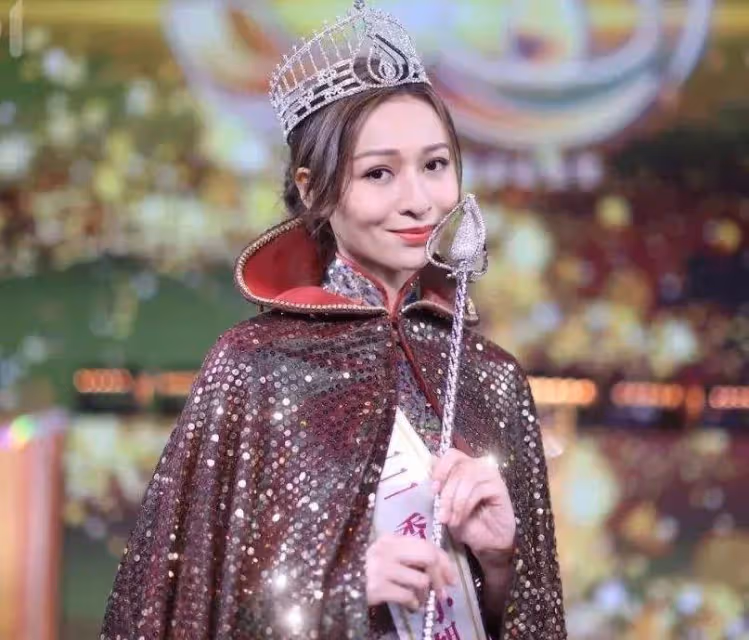 27歲「星二代港姐」被批靠關系奪冠？15歲前從未見過父親
