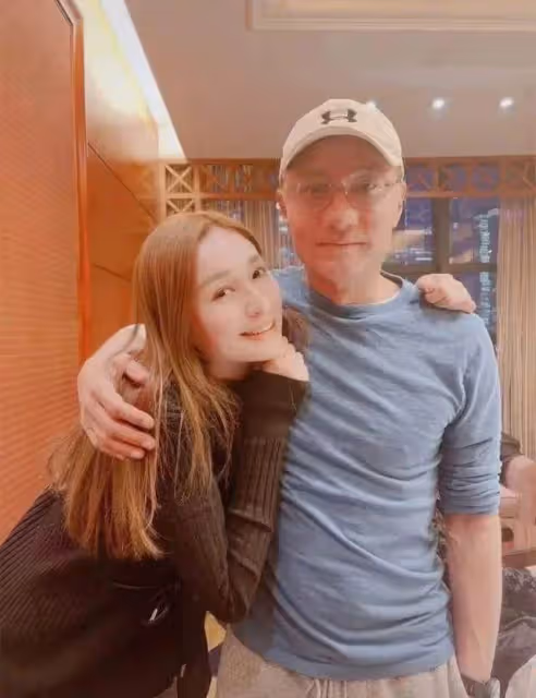 27歲「星二代港姐」被批靠關系奪冠？15歲前從未見過父親