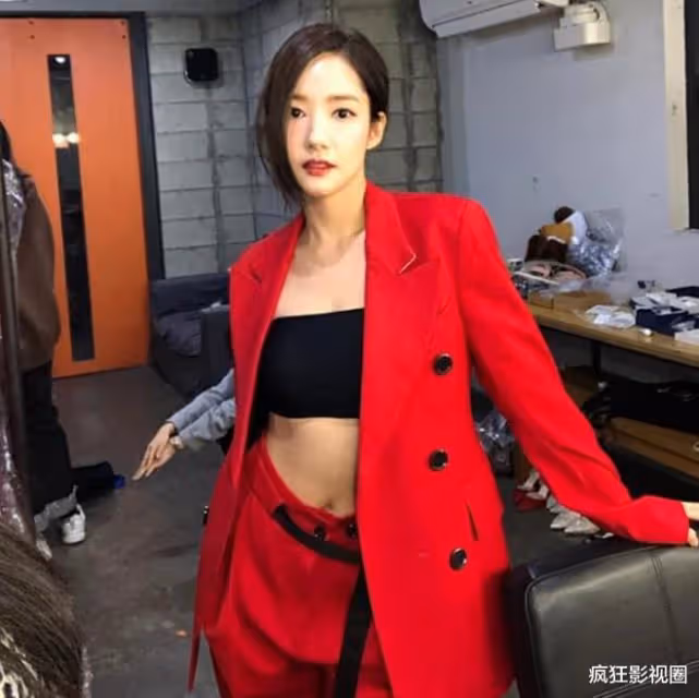 一部劇一張臉！「換頭女王」朴敏英，36歲淪為韓國財閥的玩伴