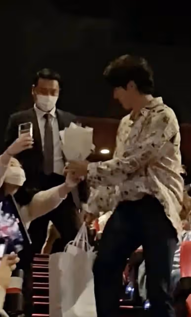 玄彬捐百萬做善事 粉絲為其慶祝40歲生日 與孫藝珍將迎來新生命