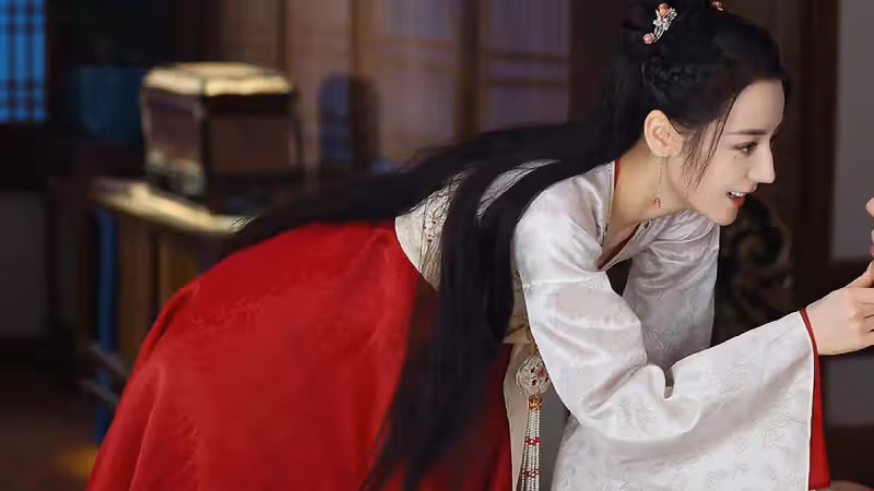 龔俊、迪麗熱巴《安樂傳》首款預告播出引起討論,簡述其中緣由