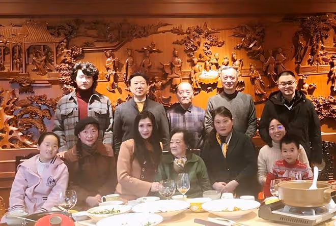 林芳兵息影13年近況曝光!57歲皮膚白皙似少女,嫁指揮家生活低調