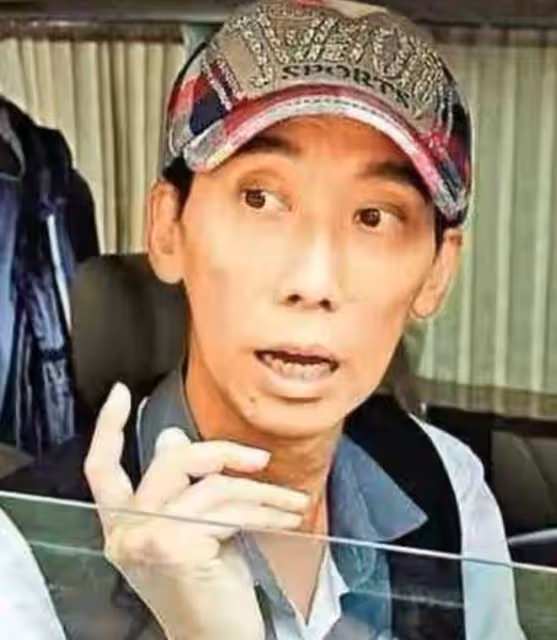 倪震喪父後首露面,與張達明喝啤酒心情好,對方曾患癌身材消瘦