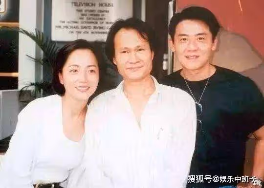 她被稱為香港第一醜女,低調嫁豪門,現與老公很是恩愛