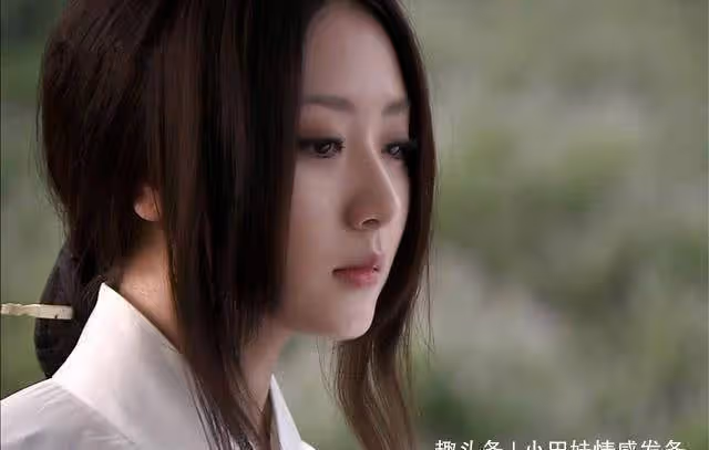 她被周潤發、成龍、胡歌力捧，今從京城四美淪落為四線演員！